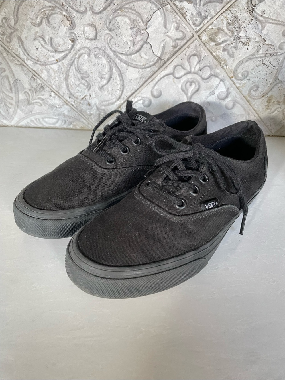 Vans Old Skool Women’s Black Canvas Low-Top Sneakers